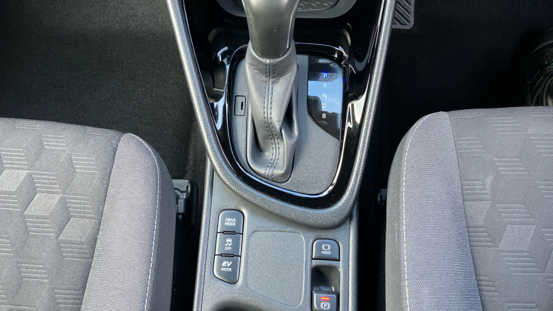 Toyota Yaris 1.5 Hybrid Design 5dr CVT Hybrid Hatchback